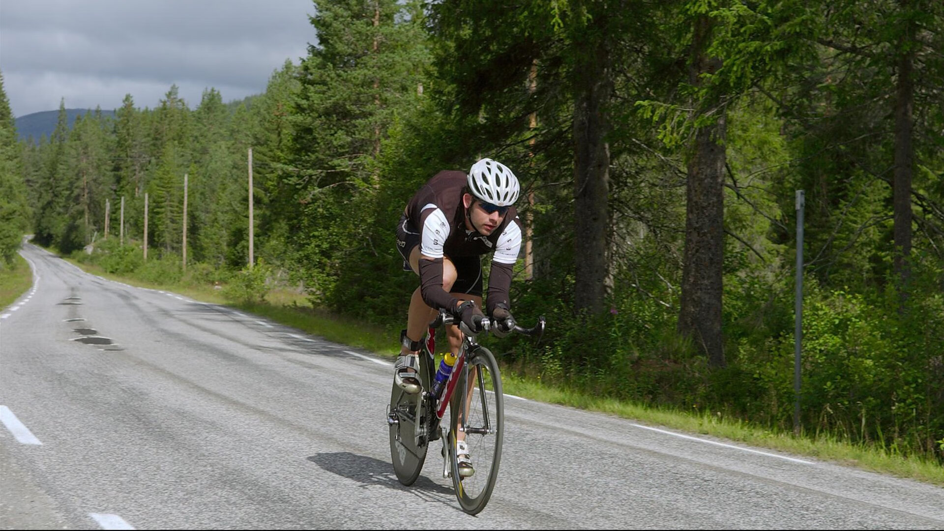 -羽毛球赛场焦点！荷兰队对阵俄罗斯队，压哨绝杀，引爆全场观众欢呼