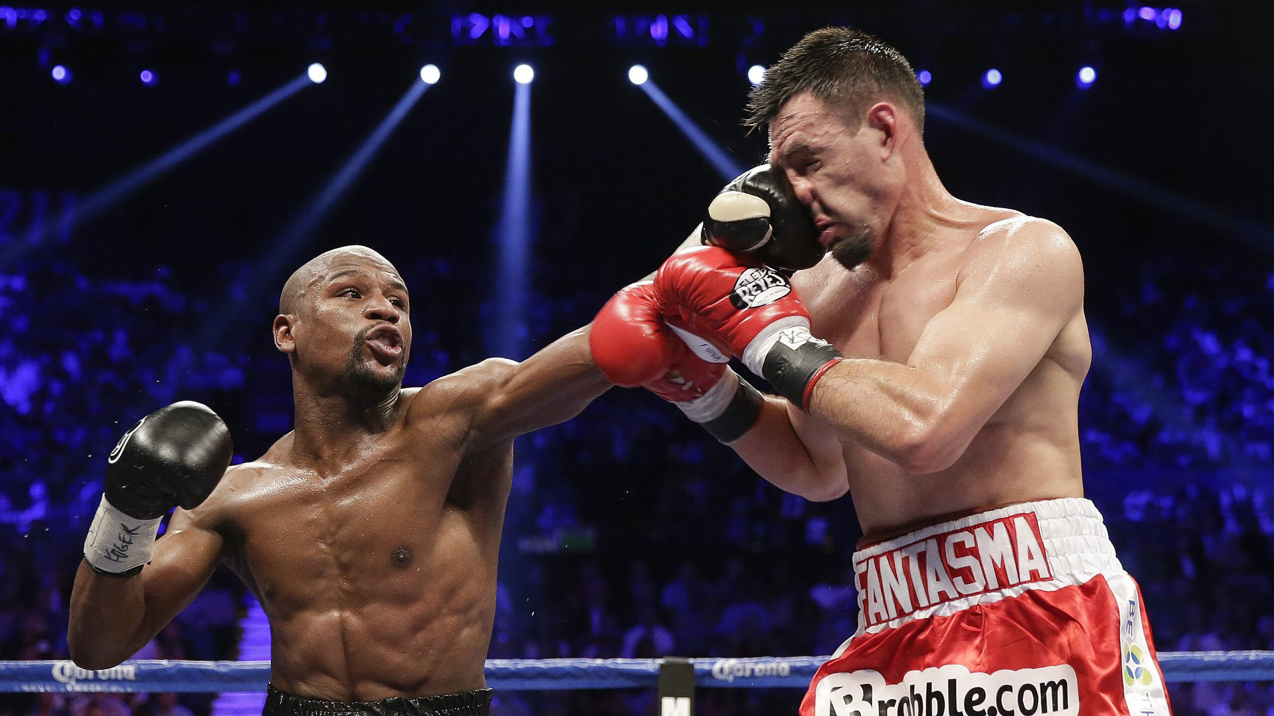 亚博-网球赛场焦点！中国队对阵俄罗斯队，体能极限考验，赛场硬仗一触即发