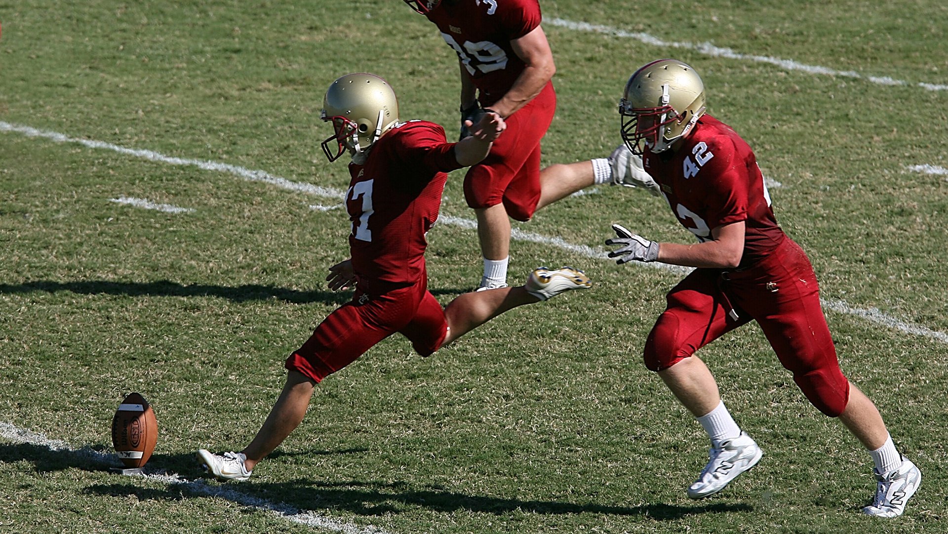 亚博体育app-F1赛车赛场焦点！阿根廷队对阵澳大利亚队，豪门翻车，赛后引发巨大争议
